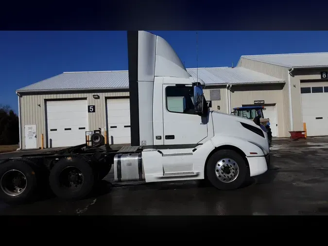 2019 Volvo VNL300