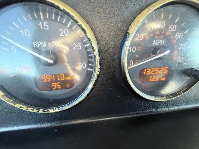 2019 Peterbilt 330bb916b81887cf80a94426eae40ab79f2
