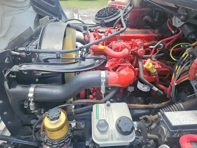 2019 FREIGHTLINER M2 106