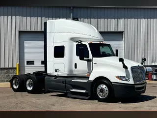 2022 INT LT625 6x4