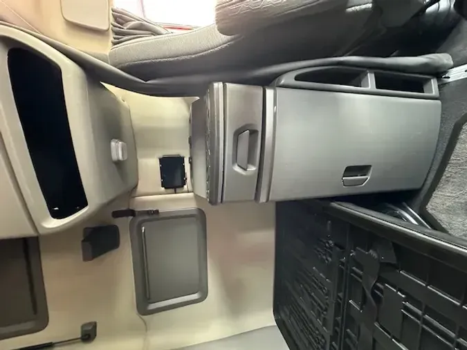 2021 VOLVO VNL64T760