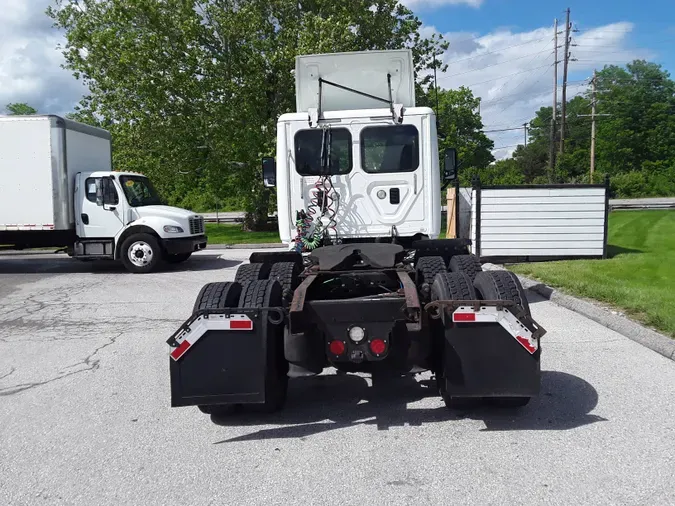 2016 FREIGHTLINER/MERCEDES CASCADIA 125