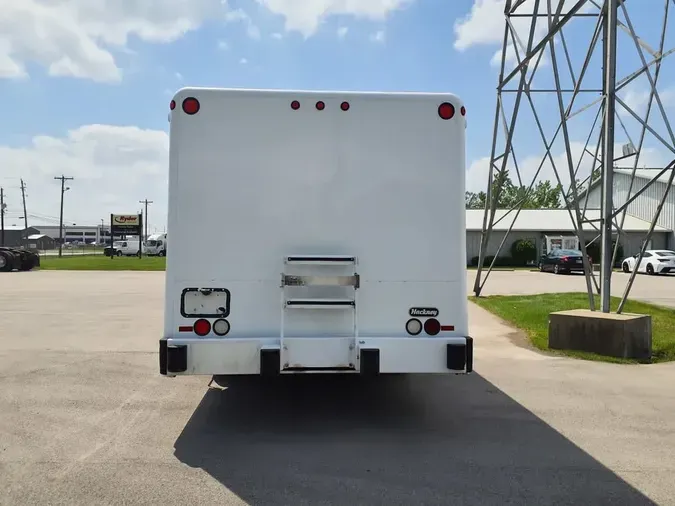 2018 FREIGHTLINER M2 106