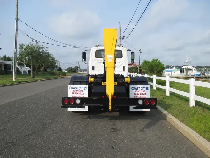 2017 INTERNATIONAL 4300