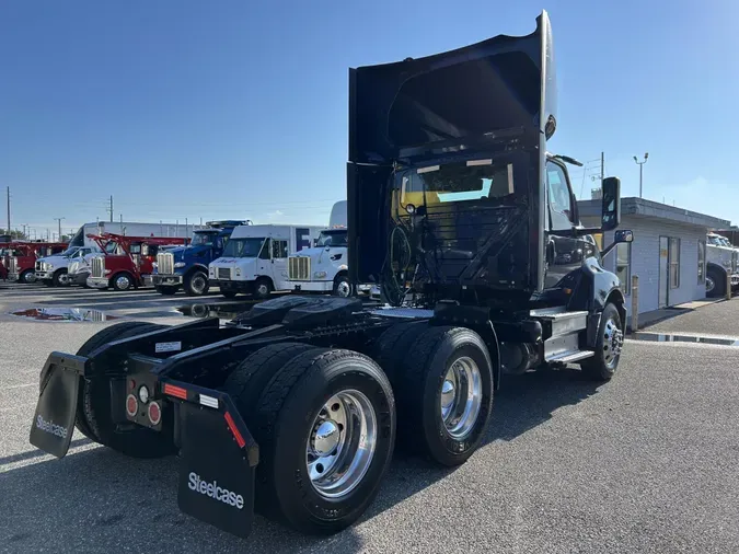 2020 International LT625