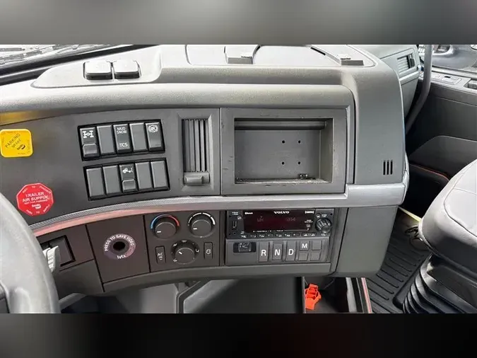 2023 VOLVO VNR64T300bb9d4feb05693c08425f7828feedf807