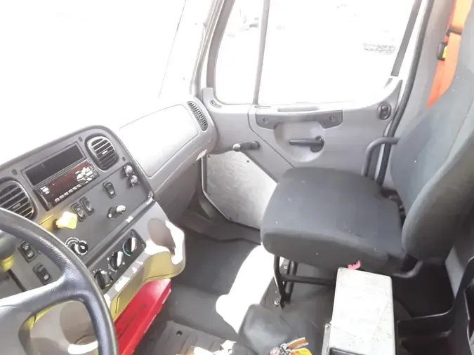 2019 FREIGHTLINER/MERCEDES M2 106