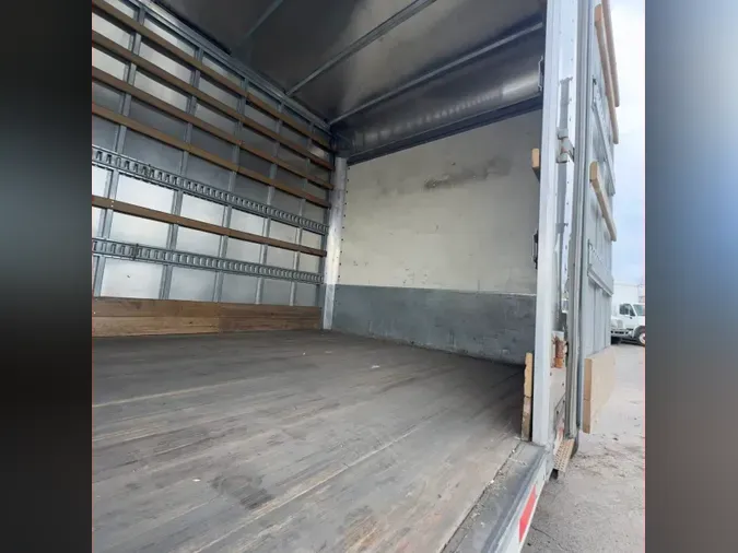 2018 FREIGHTLINER/MERCEDES M2 106