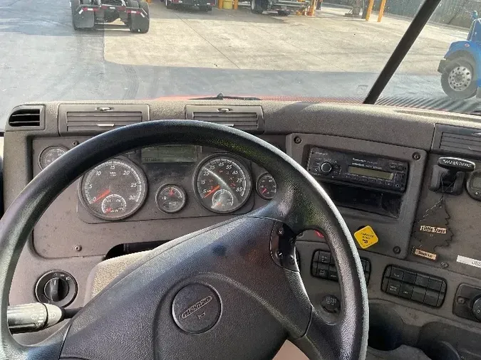 2019 Freightliner X12564ST