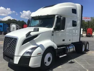 2020 VOLVO VNL760