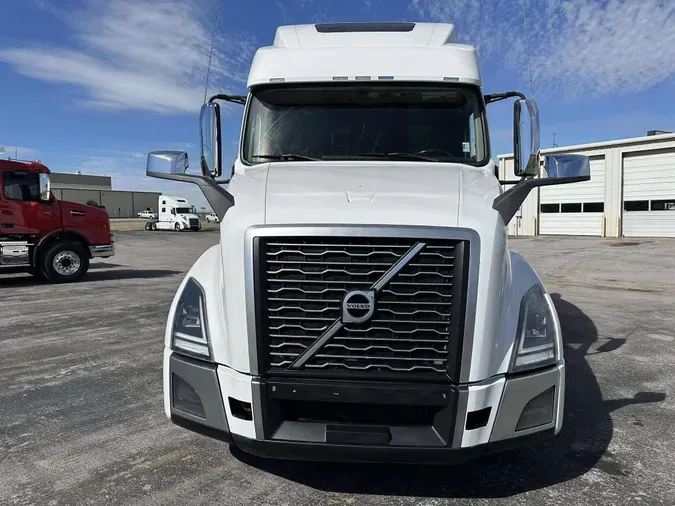 2023 VOLVO VNL64T860