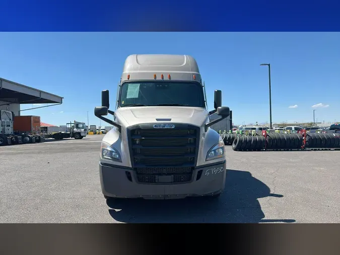 2021 Freightliner Cascadia 126