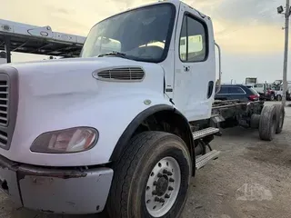 2007 FREIGHTLINER BUSINESS CLASS M2 106