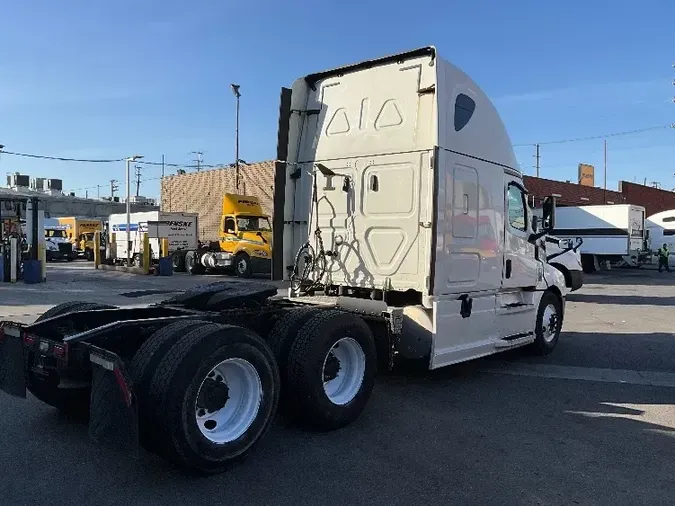 2019 Freightliner T12664ST