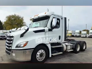 2020 FREIGHTLINER Cascadia 126