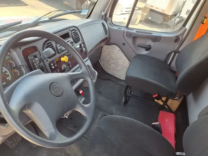 2017 FREIGHTLINER/MERCEDES M2 106