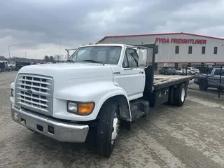 1999 Ford F800