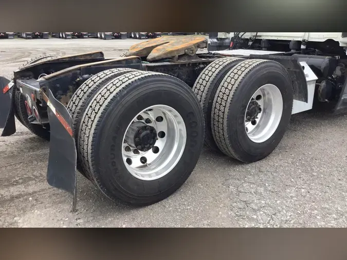 2019 Freightliner Cascadia 126