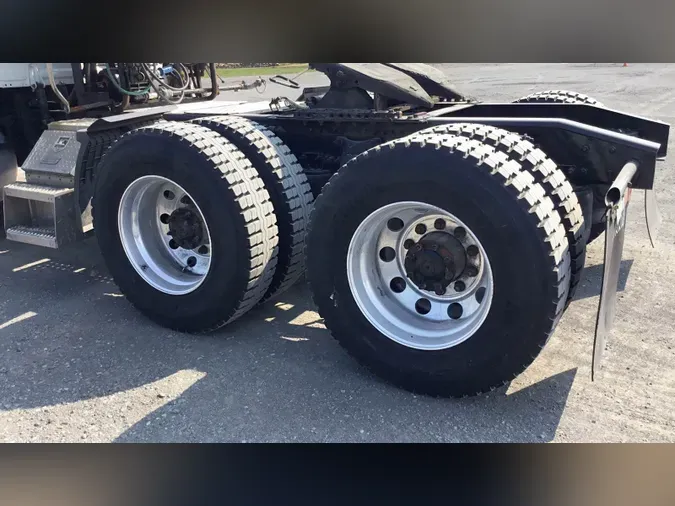 2020 Freightliner Cascadia 126bbb7dfa6aff3cd4daa46078f2325f286