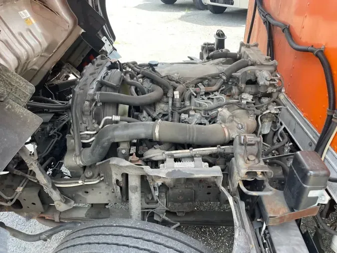 2019 ISUZU NQR