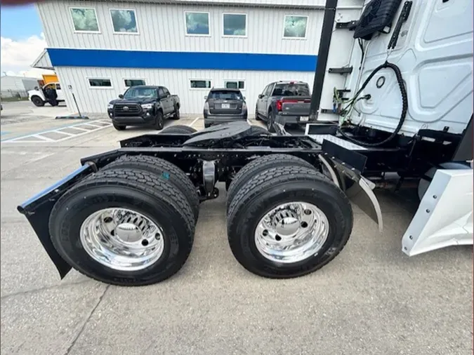 2019 Freightliner Cascadia 126