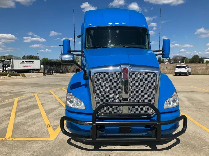 2022 Kenworth T680