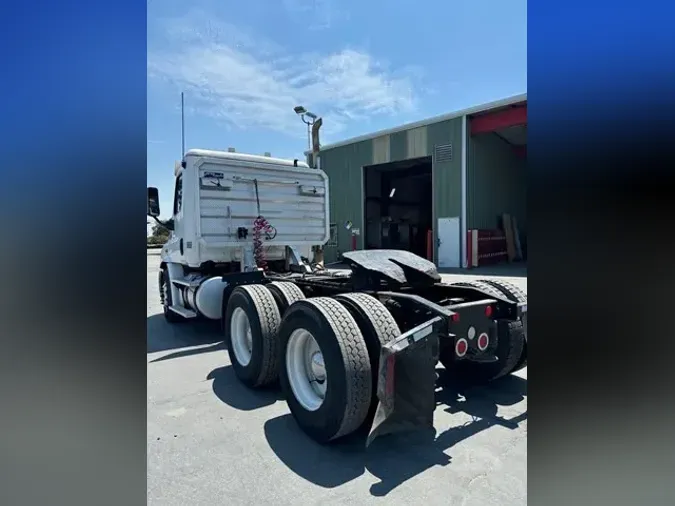 2016 FREIGHTLINER CASCADIA 113