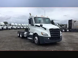 2021 Freightliner Cascadia 126