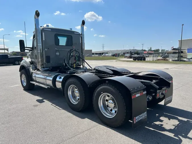2026 Kenworth T880