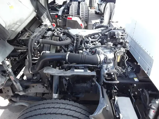 2018 ISUZU NPR HD
