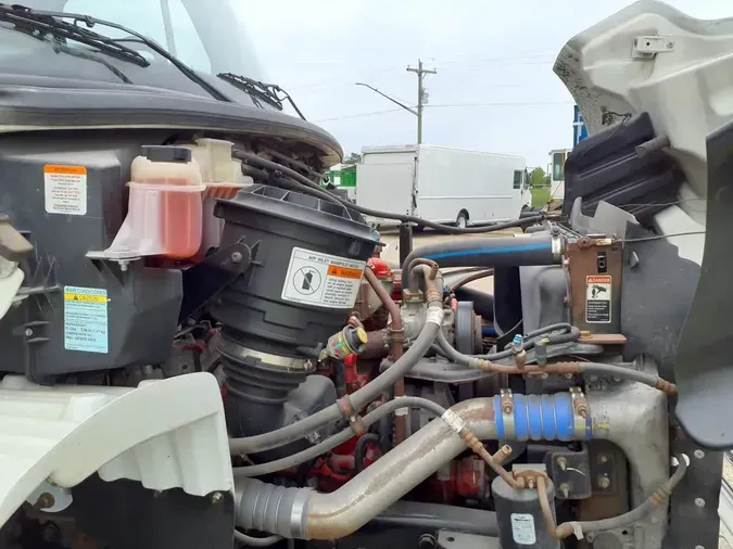 2016 FREIGHTLINER M2 106
