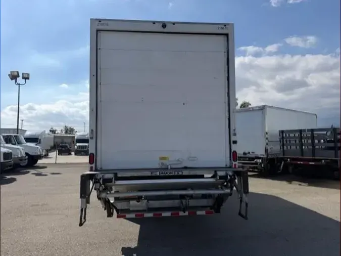 2019 Freightliner Business Class M2 106