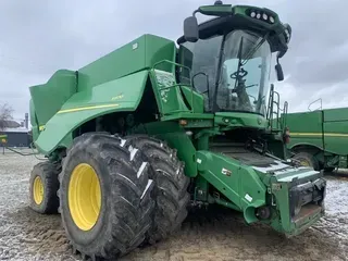 2016 John Deere S670