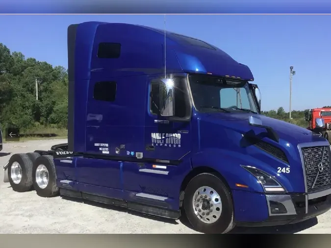2024 VOLVO VNL64T760
