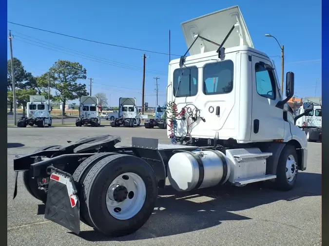 2020 FREIGHTLINER/MERCEDES NEW CASCADIA 116
