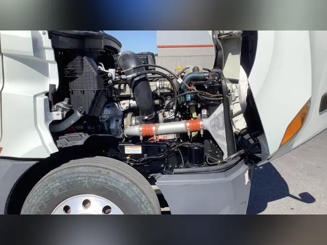 2021 Freightliner Cascadia 126