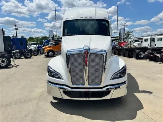 2025 Kenworth T680