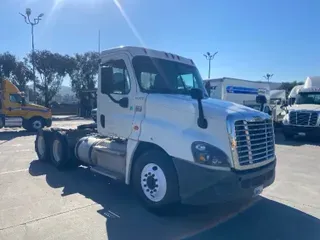 2017 FREIGHTLINER X12564ST