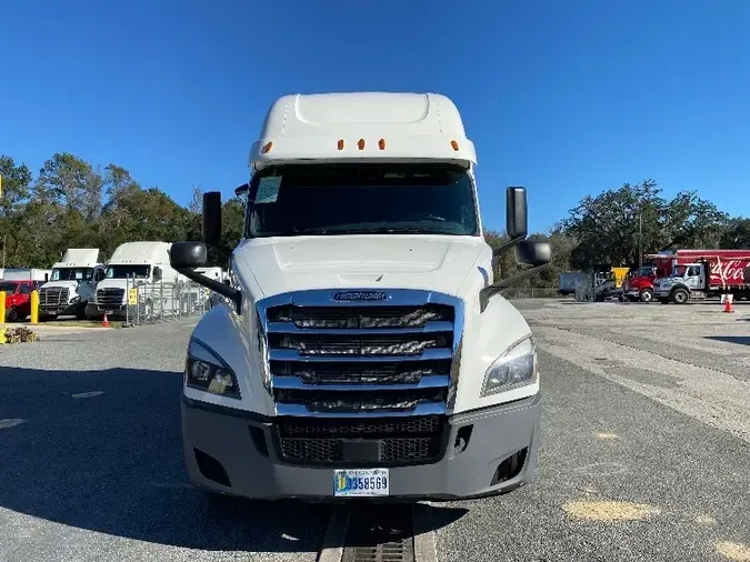 2020 Freightliner T12664ST