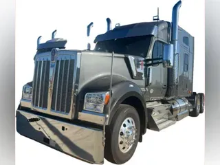 2024 Kenworth W990