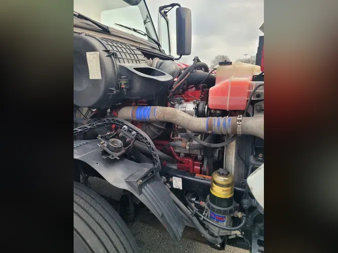 2016 Volvo VNL64T 670