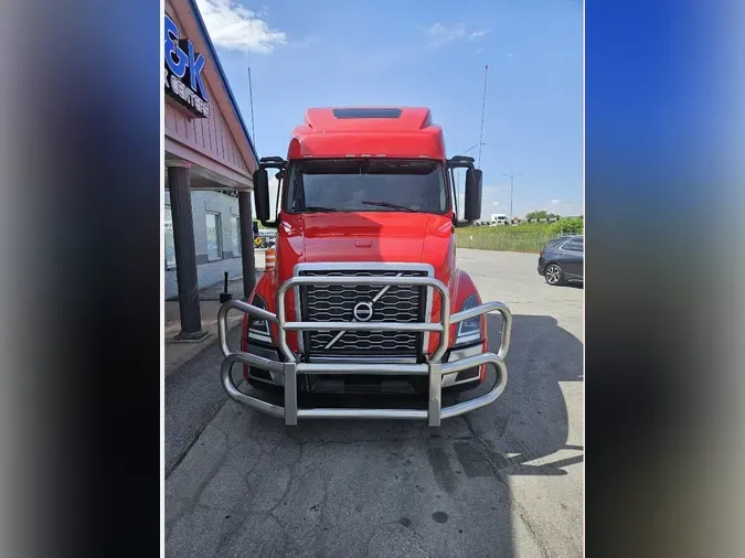 2023 VOLVO VNL64T860