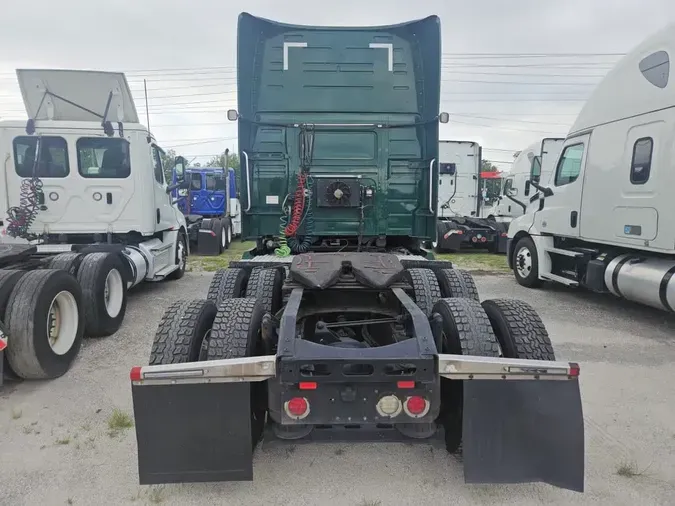 2019 VOLVO VNL64T-760