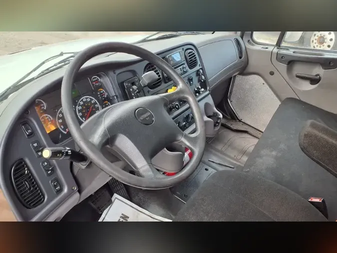 2019 FREIGHTLINER/MERCEDES M2 106