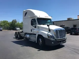 2018 FREIGHTLINER X12564ST