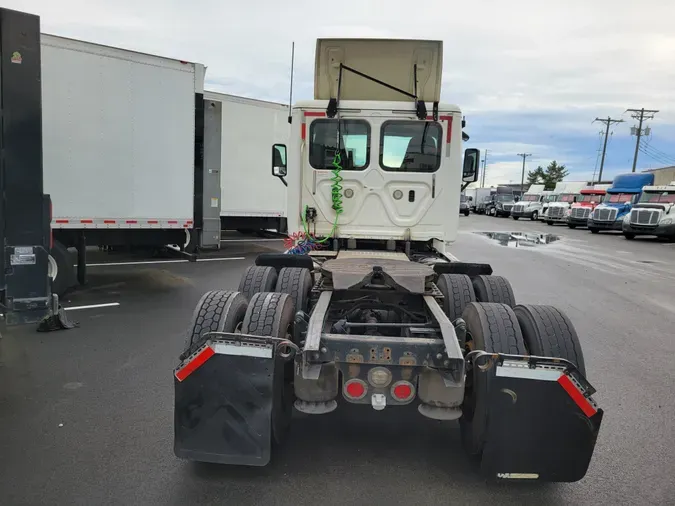 2018 FREIGHTLINER/MERCEDES CASCADIA 125