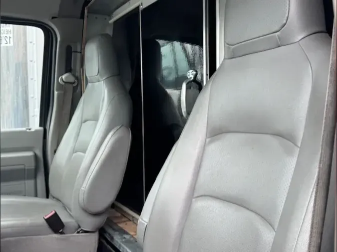 2019 FORD E350