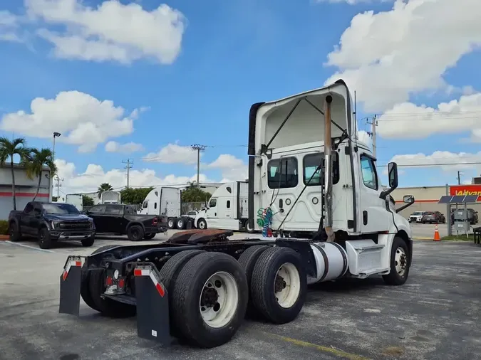 2019 FREIGHTLINER/MERCEDES NEW CASCADIA PX12664