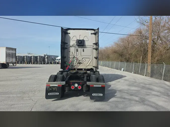 2022 Freightliner Cascadia 126