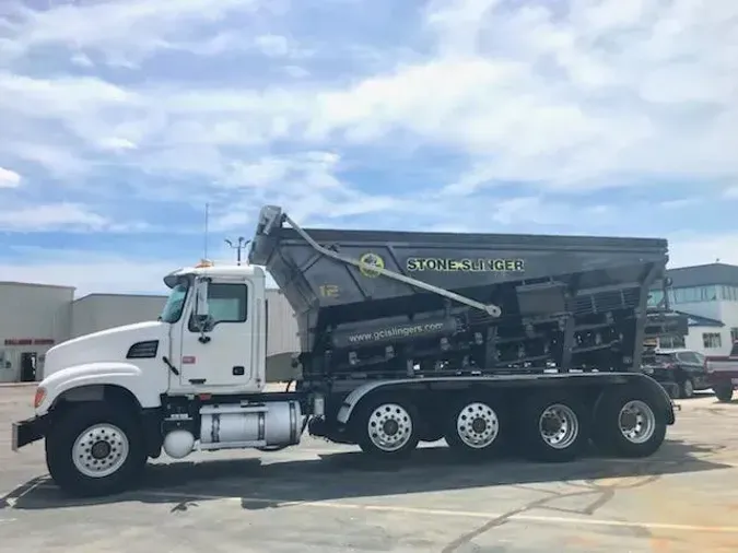 2006 Mack CV713